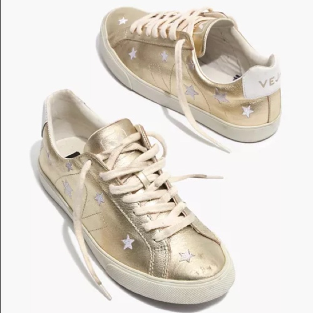 Madewell x Veja™ Esplar Low Sneakers in Star-Embroidered Gold Leather